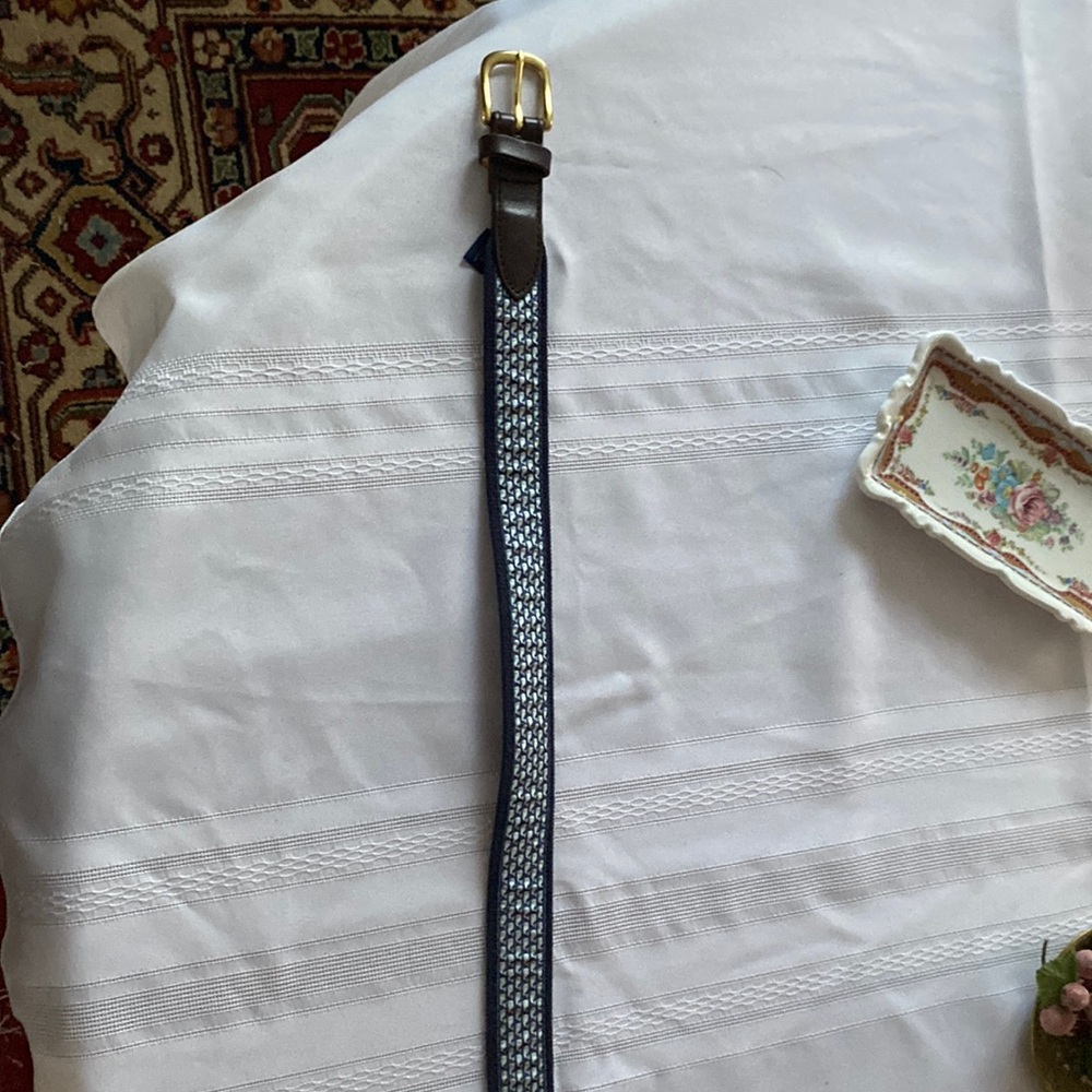 Vineyard vines belt
